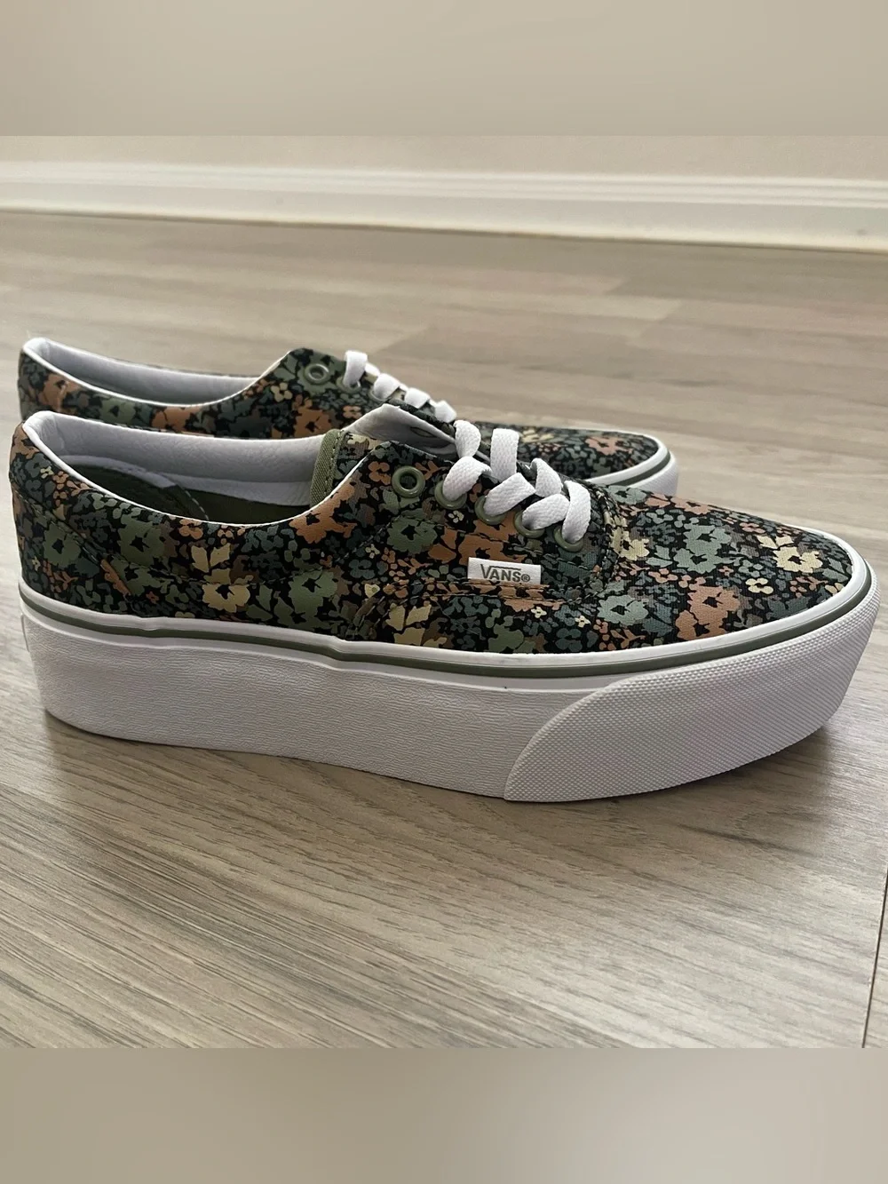 Vans Stackform Camo Floral Green Low-Top Platform Skate Sneakers - Women’s 8.5